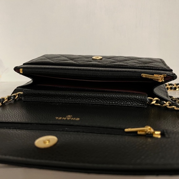 Chanel Classic Wallet On Chain (black caviar with gold hardware) // 2023 - Picture 4 of 10